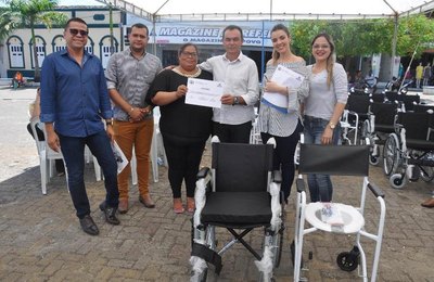 Saúde de Anadia entrega mais uma remessa de equipamentos para pessoas com deficiência