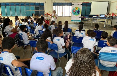 Cidadania e Justiça na Escola dialoga sobre soluções para o bullying com alunos do Vergel