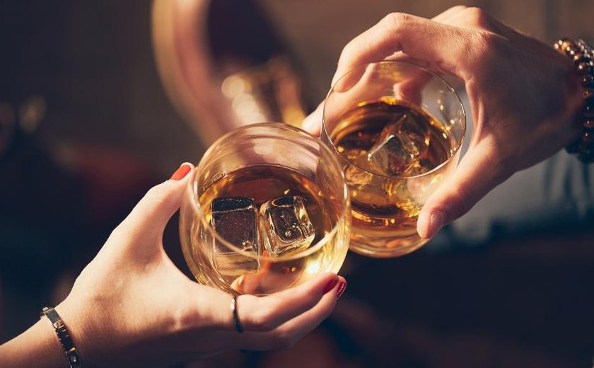 Crise do metanol derruba vendas em bares e restaurantes de Alagoas