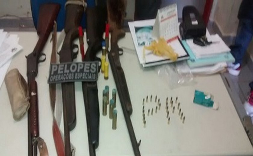 PM apreendem quatro armas de fogo em Maceió