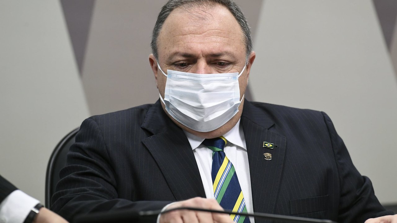 Nova Lei de Improbidade livra Pazuello de ação por crise do oxigênio no Amazonas