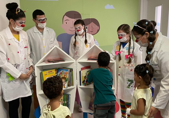 Uncisal entrega o 11º Foguete de Leitura no Hospital da Criança