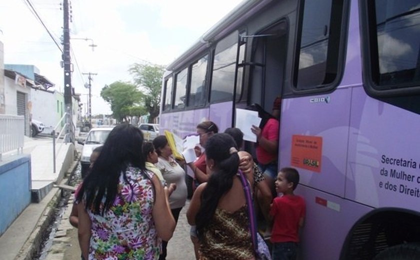 Unidade de atendimento à mulher participa da semana da consciência negra