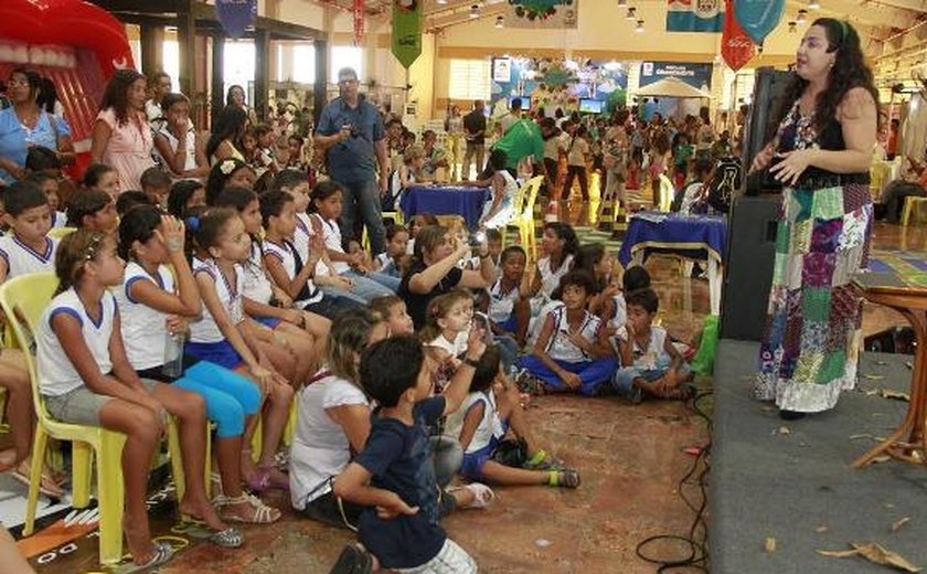 V Café Literário movimenta teatro com ritmo de cordel