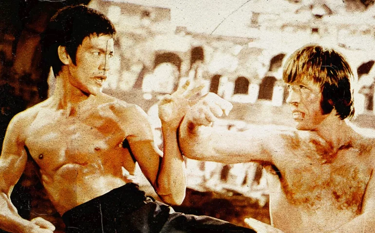 Morre Chuck Norris: ator eternizou duelo com Bruce Lee em cena lendária das artes marciais