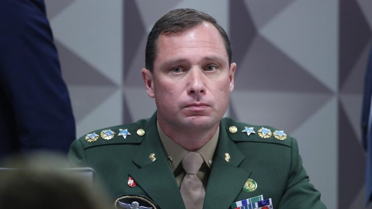 Advogado que fez delação de Mauro Cid se reúne com Vorcaro