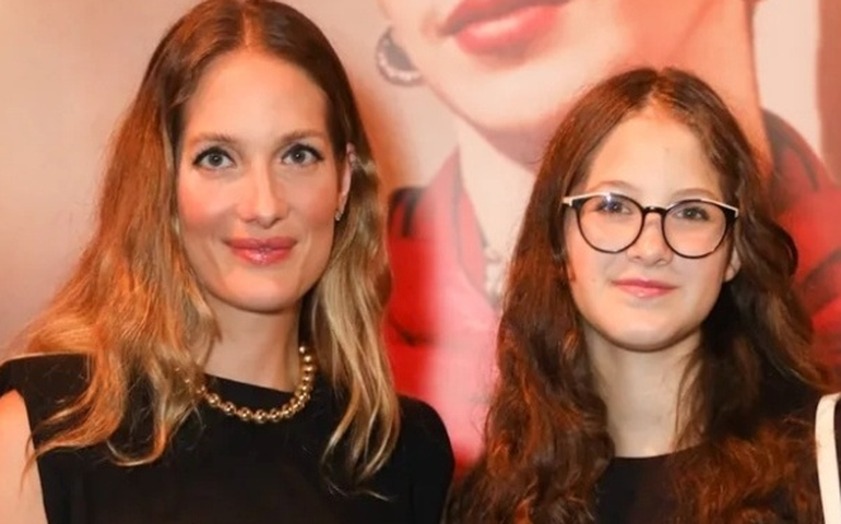 Schynaider Moura se despede da filha Anne Marie, de 16 anos