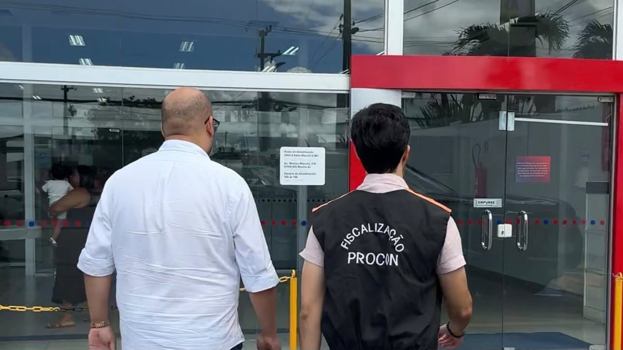 Procon Maceió autua agências bancárias por má prestação de serviço