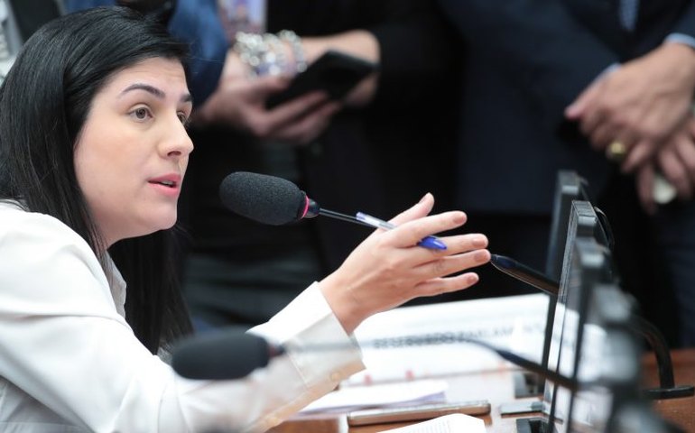 Comissão aprova prioridade no SUS para mulher que perde filho na gravidez ou no parto