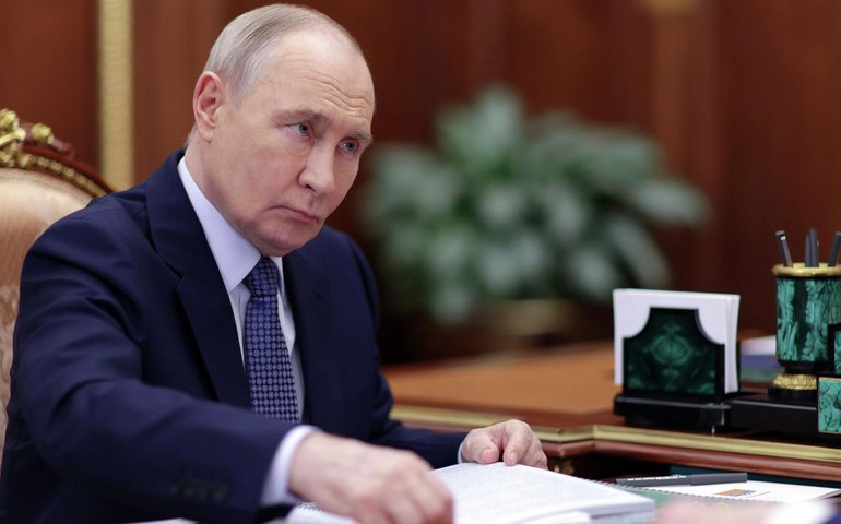 Zona de segurança na fronteira entre Rússia e Ucrânia avança gradualmente, afirma Putin