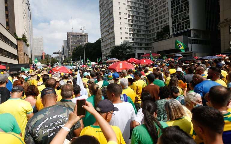Aliados de Bolsonaro fazem ato político no Rio de Janeiro