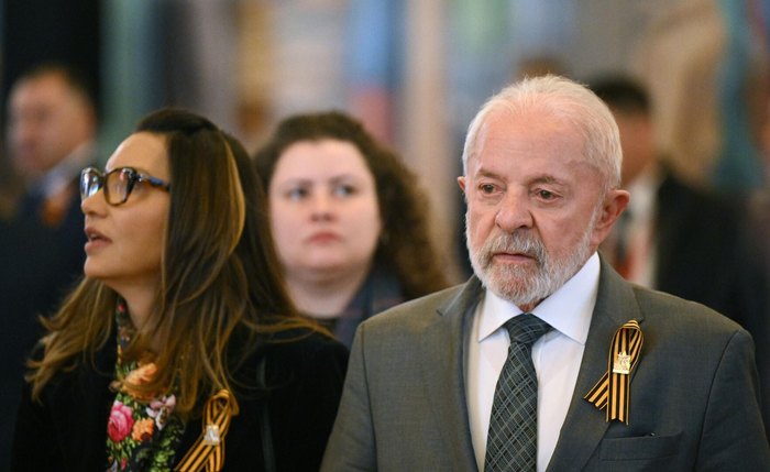 Lula acerta ao ir a Moscou: 'Temos lembrar que o Brasil participou de uma luta antifascista' Lula acerta ao ir a Moscou: 'Temos lembrar que o Brasil participou de uma luta antifascista'