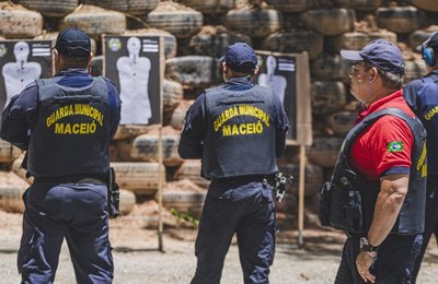 Guardas municipais concluem curso de instrução de armamento e tiro
