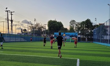 Areninhas instaladas em vários bairros, promove esportes em Maceió