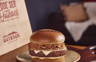 Dia do Hambúrguer e da Batata Frita: Outback Maceió reúne sabores irresistíveis para celebrar as datas