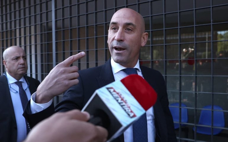 'Jamais houve dinheiro recebido de forma irregular', diz Luis Rubiales sobre suspeita de corrupção