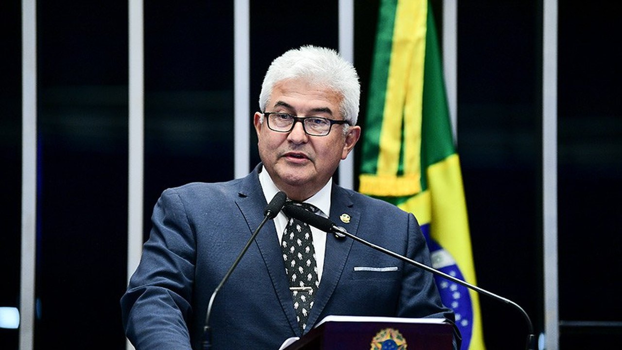 Marcos Pontes celebra inclusão de Ayrton Senna no Livro dos Heróis da Pátria