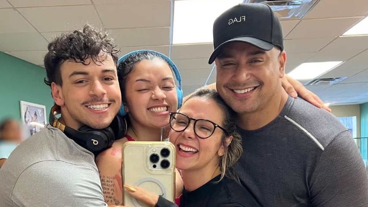 Xanddy e Carla Perez se pronunciam sobre rumores de crise familiar: 'Nossos filhos são livres'