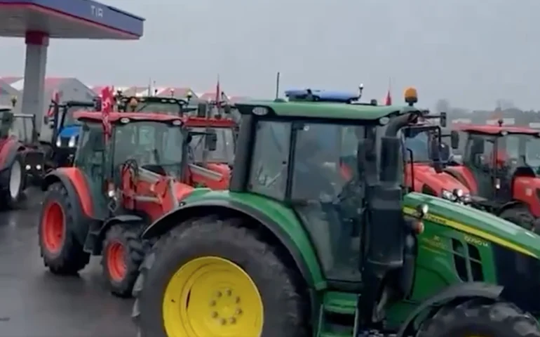 Agricultores da Polônia suspendem protestos após governo prometer rejeitar acordo Mercosul-UE