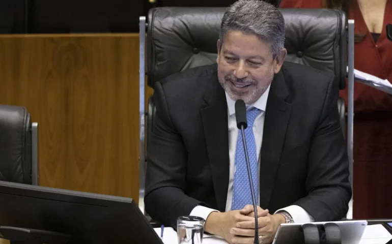 Arthur Lira quer emplacar aliado do PP como relator da CPMI do 8 de janeiro