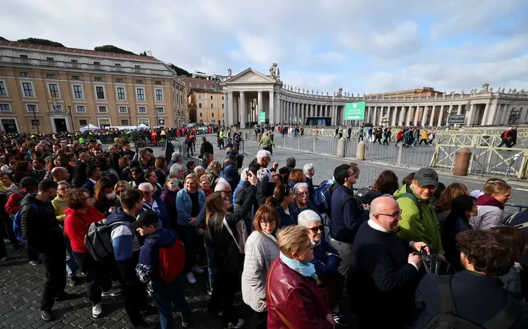 Rito de fechamento do caixão do papa ocorre nesta sexta-feira