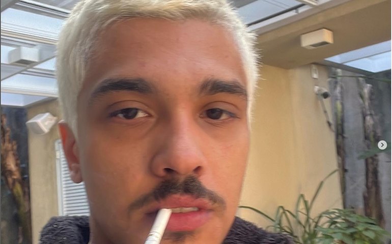 Chico Moedas é filmado beijando mulher em balada ao som de Luísa Sonza