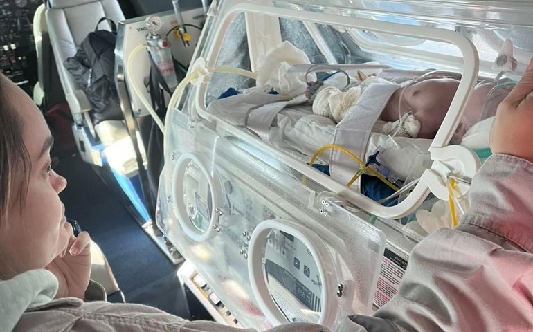 Sesau e DEA transferem mais 2 bebês cardiopatas para realizar cirurgias em SP