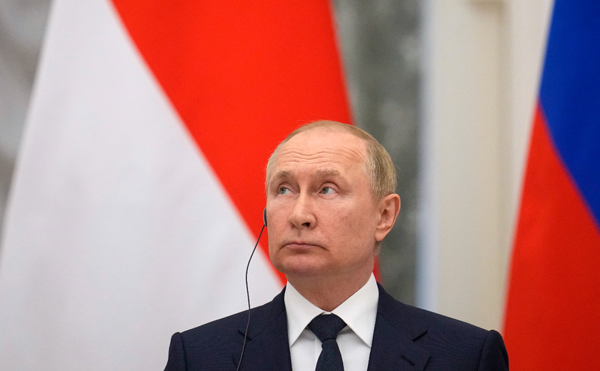 Lula diz que conversou com Putin, que enviará representante para sua posse