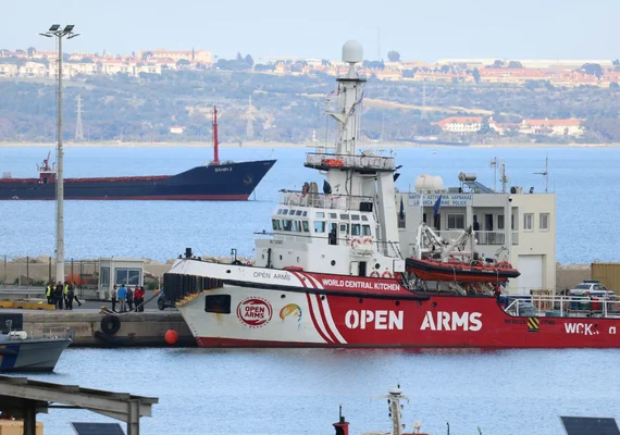 Primeiro navio com ajuda humanitária zarpa rumo a Gaza e inaugura corredor marítimo anunciado pela União Europeia