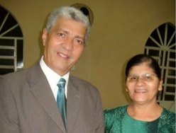 Pastor Samuel Torres ao lado de sua esposa, irmã Dalva