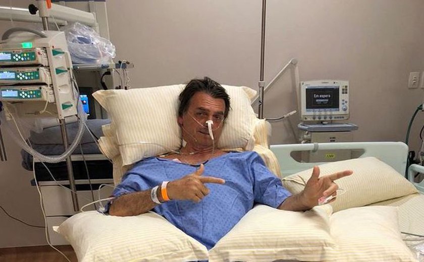 De hospital, Bolsonaro divulga vídeo ao lado de ator
