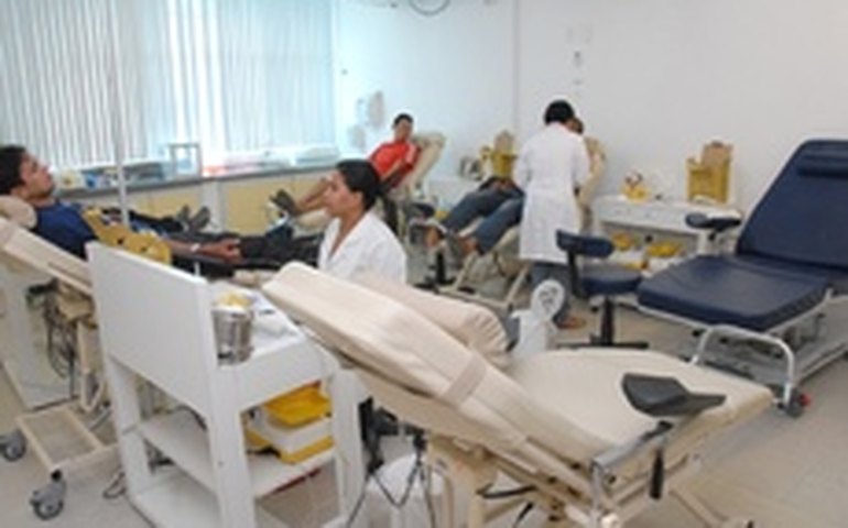 Estoque de sangue do Hemoal está comprometido