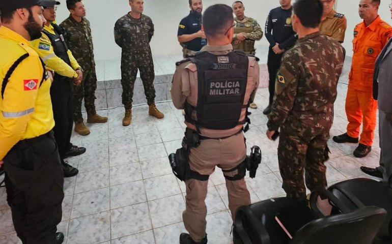 Polícia civil participa de reunião para garantir a segurança na visita do presidente Lula, nesta quinta