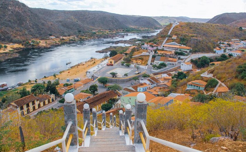 Governo inaugura obras e firma convênio para reforma e revitalização do Centro Histórico de Piranhas