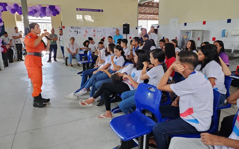 SSP promove palestras sobre violência contra mulheres para estudantes de Rio Largo e Palmeira dos Índios