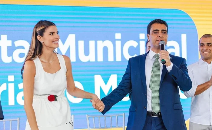 O prefeito de Maceió, JHC, ao lado da primeira-dama Marina Candia