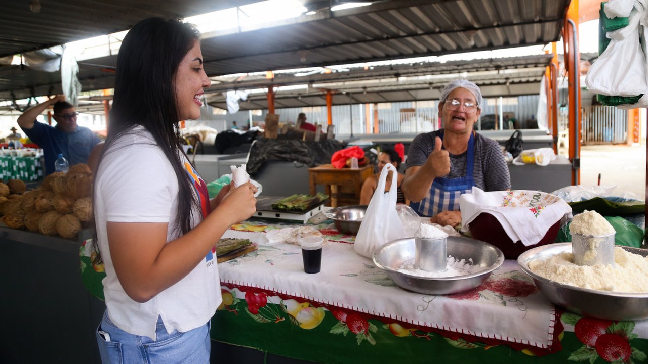 Gabi Gonçalves ouve comerciantes em visita a Feira Municipal de Rio Largo