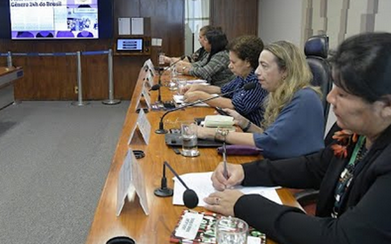 Aprimoramento no atendimento às vítimas de violência doméstica é destaque em debate