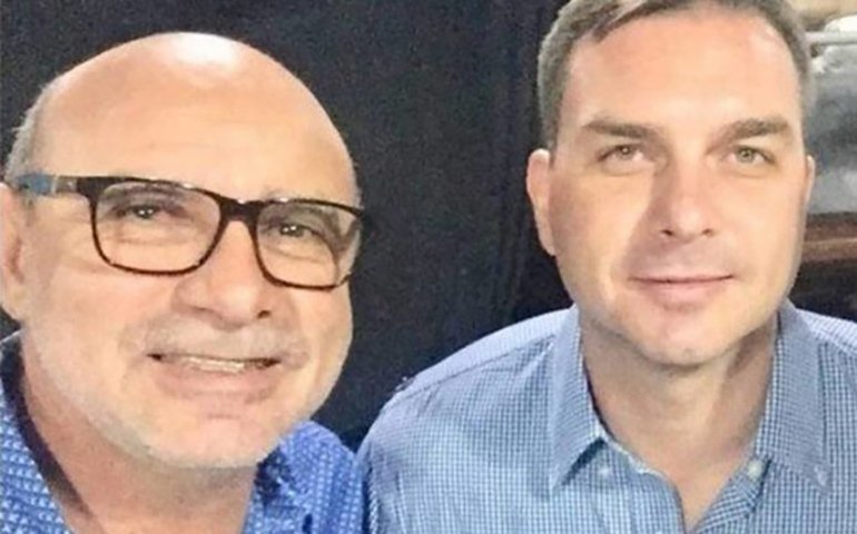 Queiroz diz ao MPF que deu satisfação a Flávio Bolsonaro sobre suposto esquema