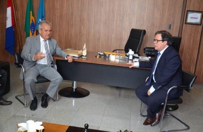 Presidente do TCE recebe presidente do TJ, Tutmés Airan
