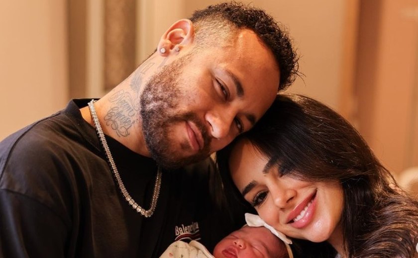 Filha de Neymar e Bruna Biancardi aparece de olhos abertos e fãs citam semelhanças com os pais