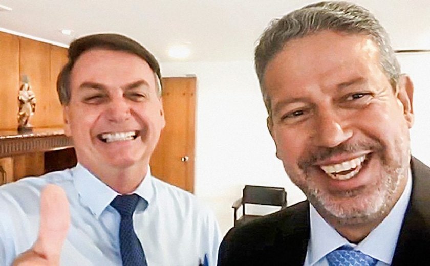 Moraes autoriza visita de Arthur Lira a Jair Bolsonaro em prisão domiciliar