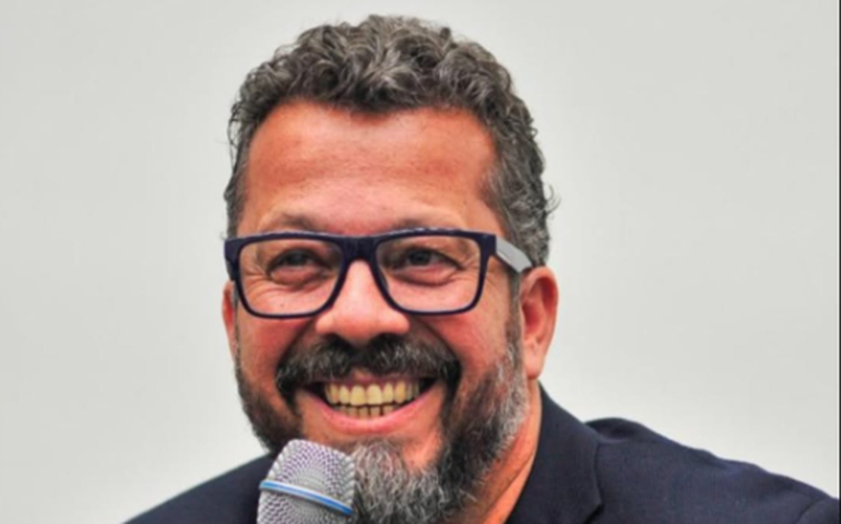 Santos acerta com Cleber Xavier e dará primeira oportunidade a ex-auxiliar de Tite