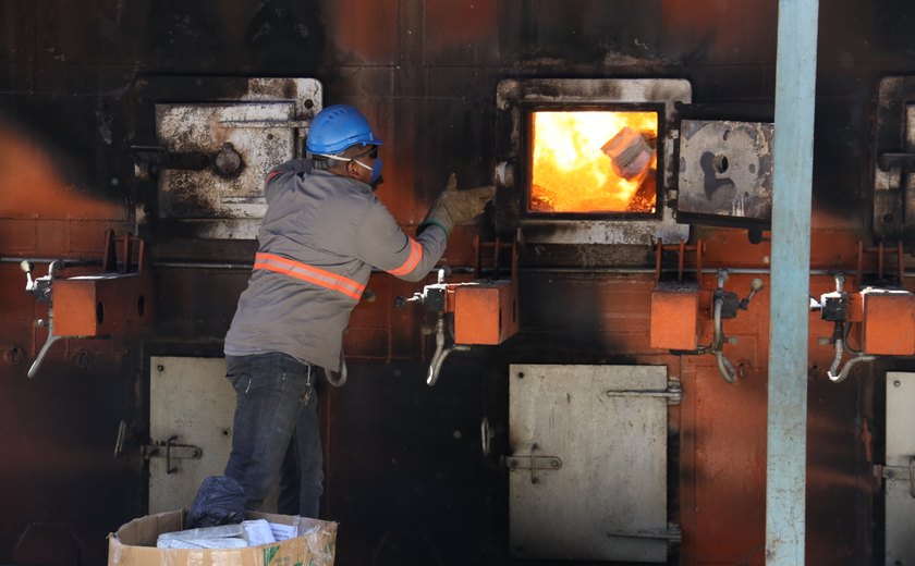 Cerca de 70 quilos de entorpecentes foram incinerados nesta quarta (09)