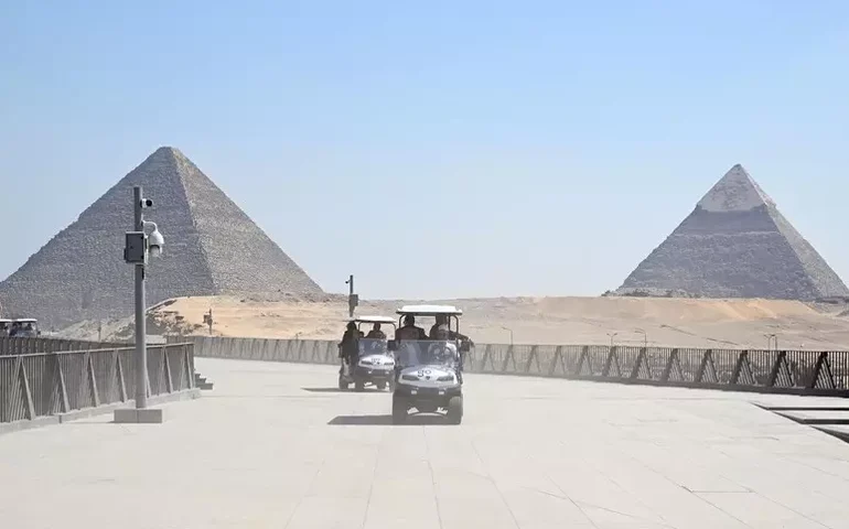 Egito aposta em passarela entre Grande Museu e Pirâmides de Gizé