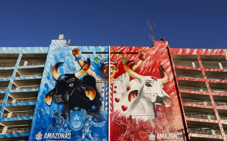 Uso de guindastes segue liberado no Festival de Parintins