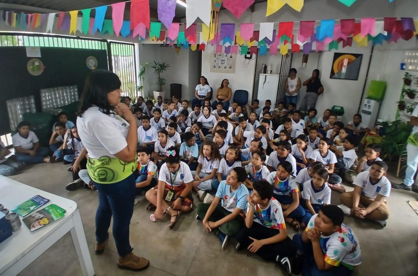 Projeto Ecoponto Aqui leva educação ambiental a estudantes no Dique Estrada
