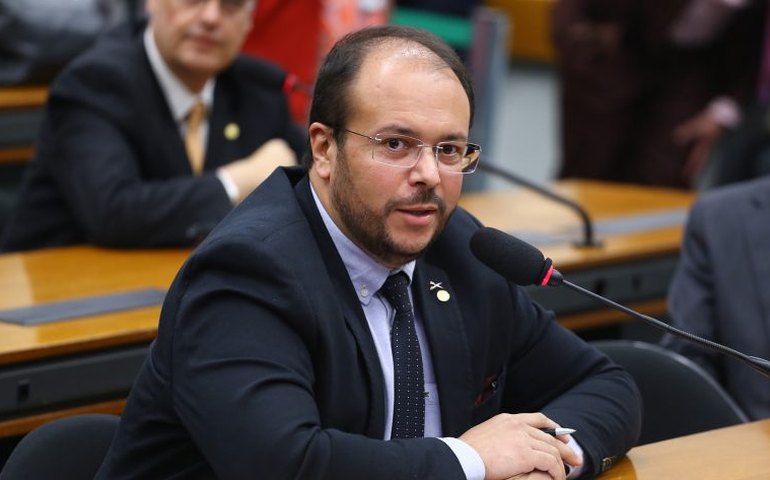 Comissão aprova prioridade para matrículas de crianças com deficiência em escolas públicas