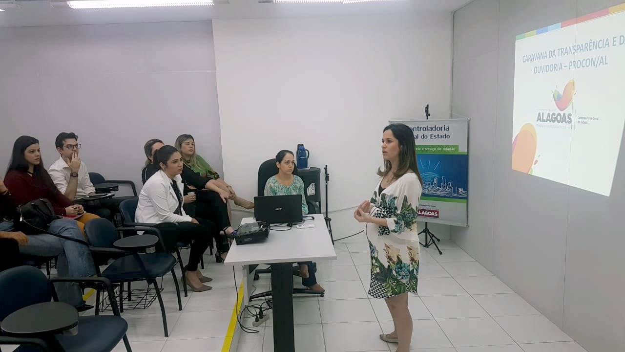 Controladoria-Geral do Estado recebe servidores do Procon para Caravana da Ouvidoria e Transparência