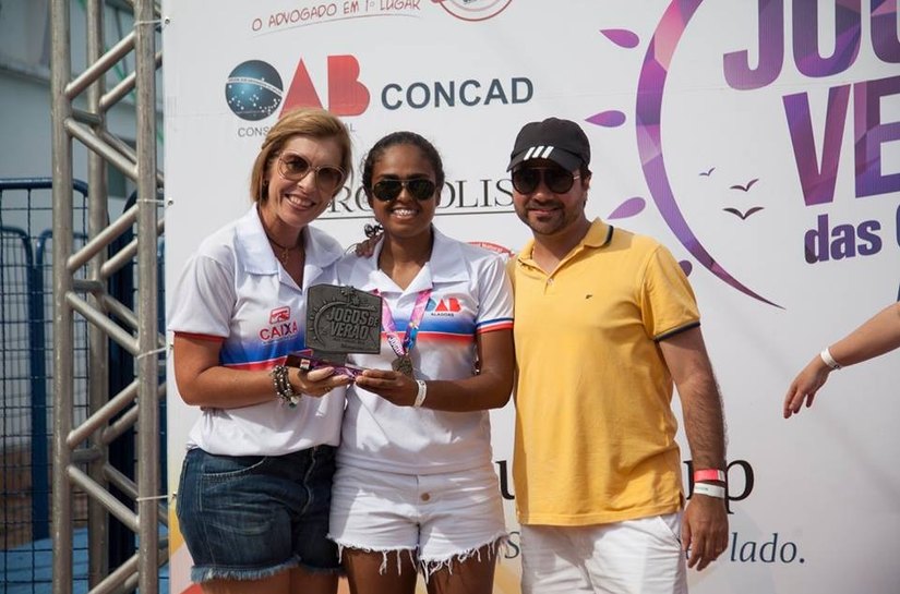 OAB/AL faz história com estreia do time feminino de futebol e conquista de título